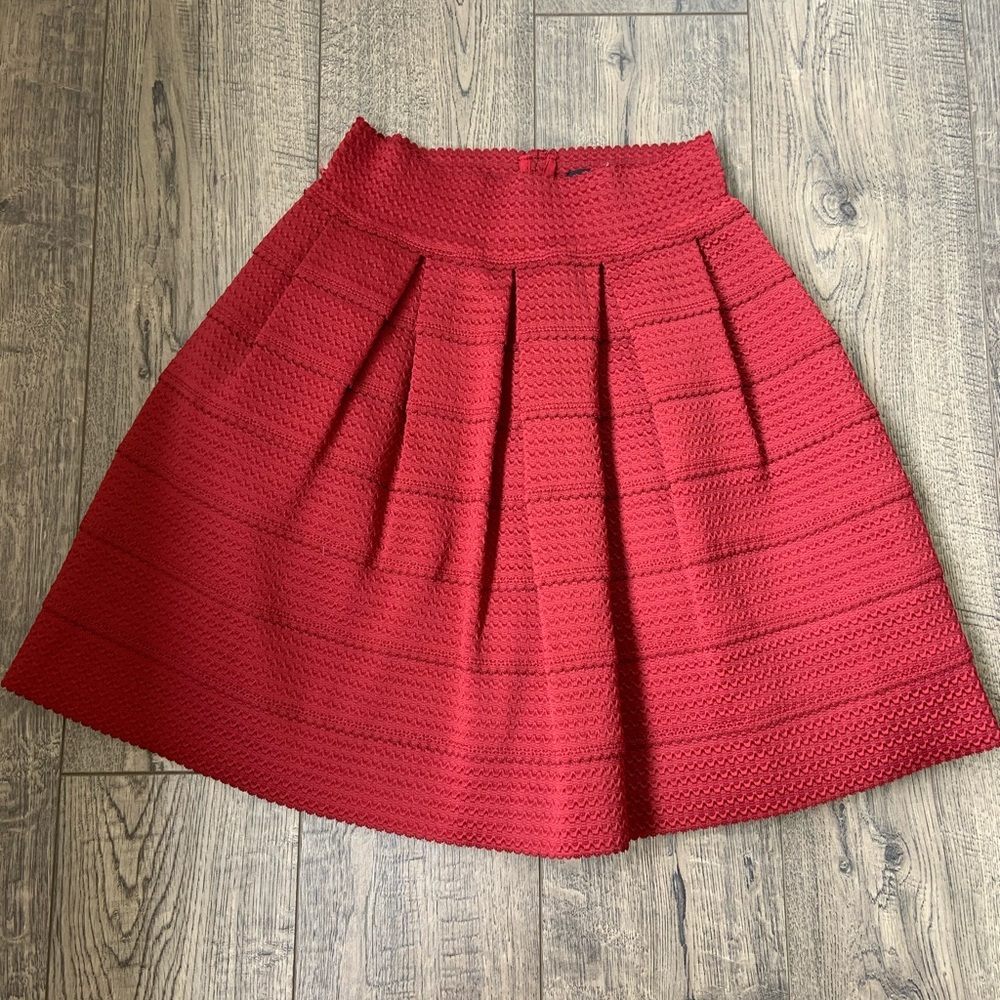 FSR Pleated Scallop Layer Structured Skirt | XS